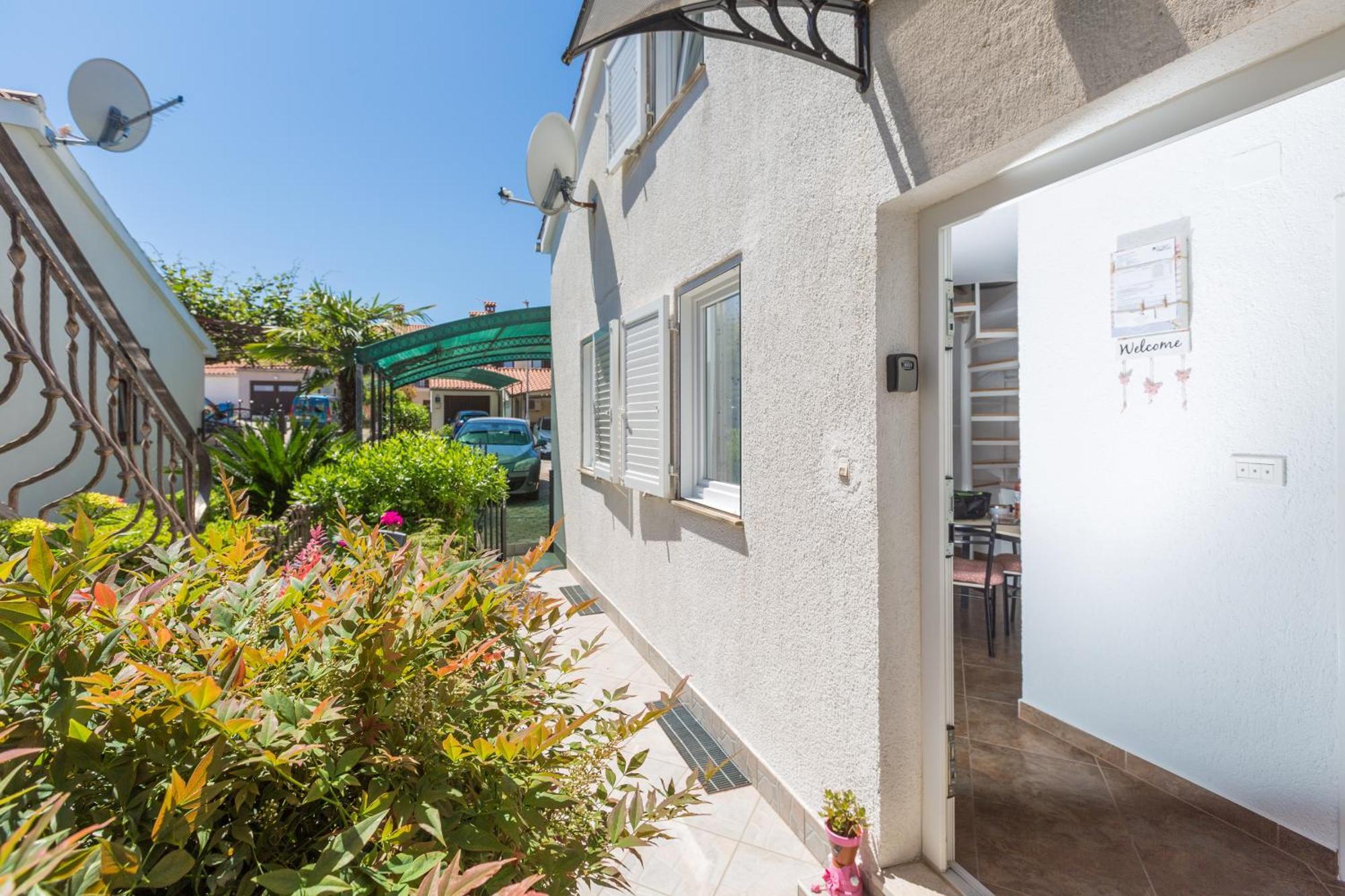 פורץ Apartment Leni Near Beach מראה חיצוני תמונה