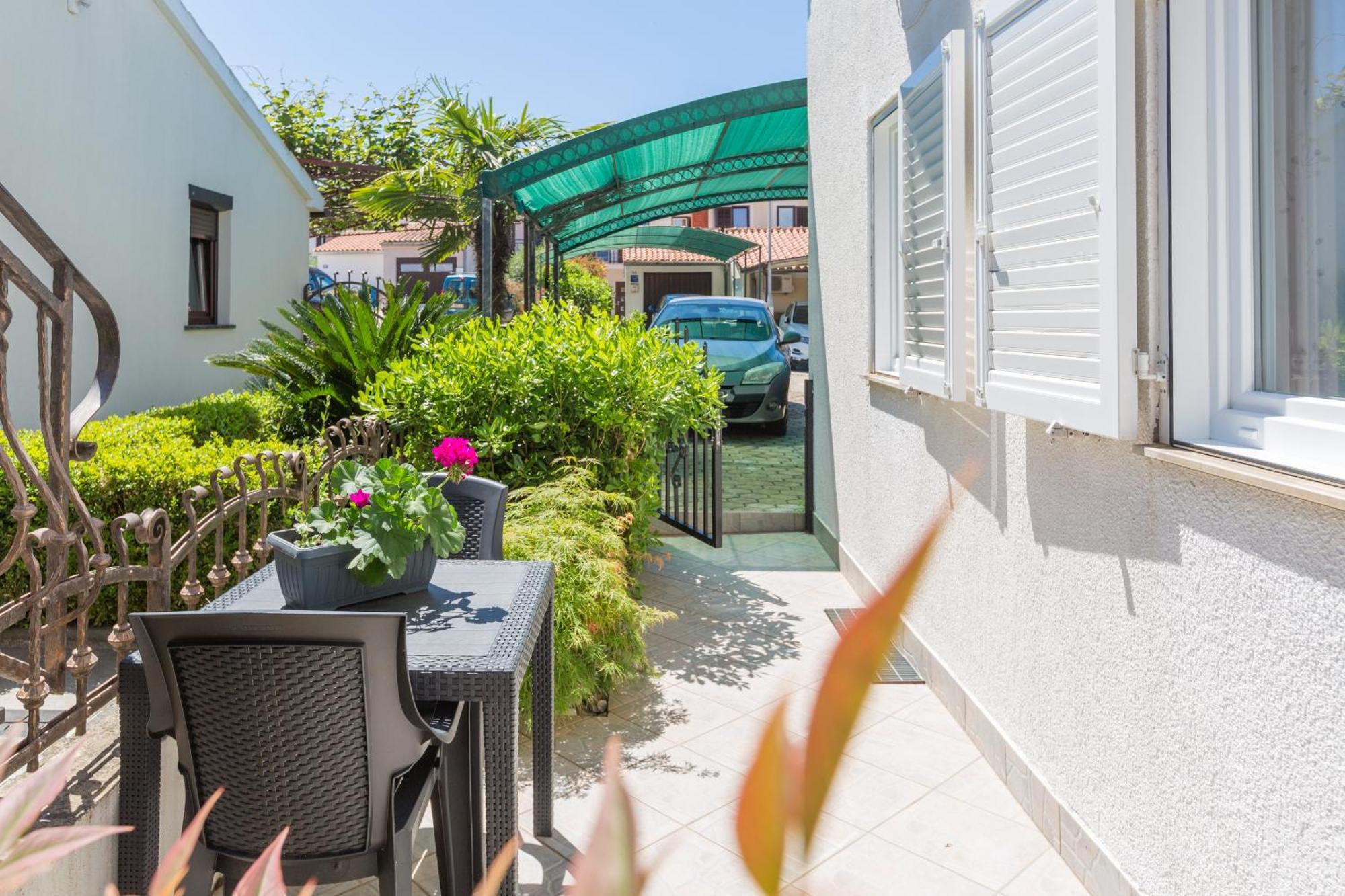 פורץ Apartment Leni Near Beach מראה חיצוני תמונה
